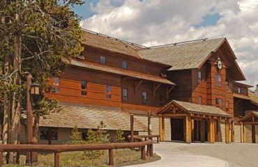 Old Faithful Snow Lodge