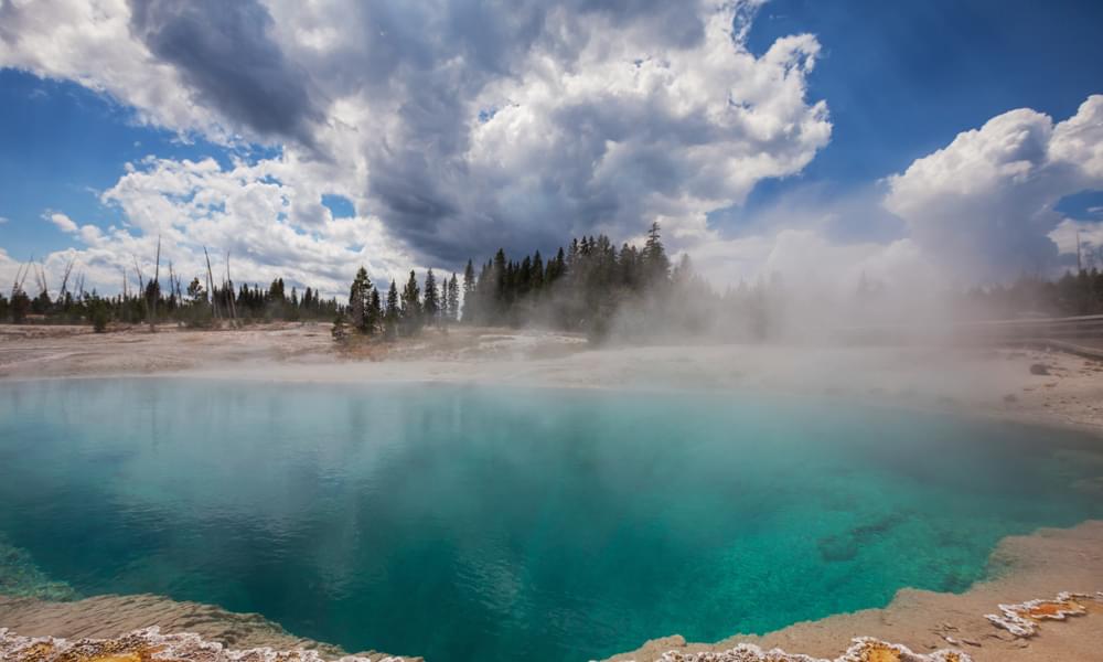 blue funnel spring yellowstone